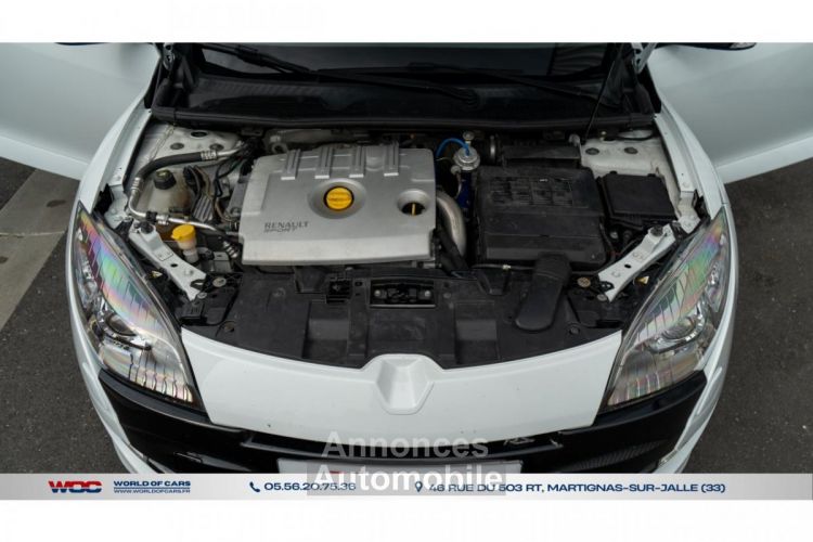 Renault Megane Mégane Coupé 2.0i 16V - 250 III COUPE R.S PHASE 1 - <small></small> 24.490 € <small>TTC</small> - #17