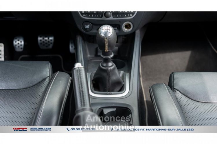 Renault Megane Mégane Coupé 2.0i 16V - 250 III COUPE R.S PHASE 1 - <small></small> 24.490 € <small>TTC</small> - #29