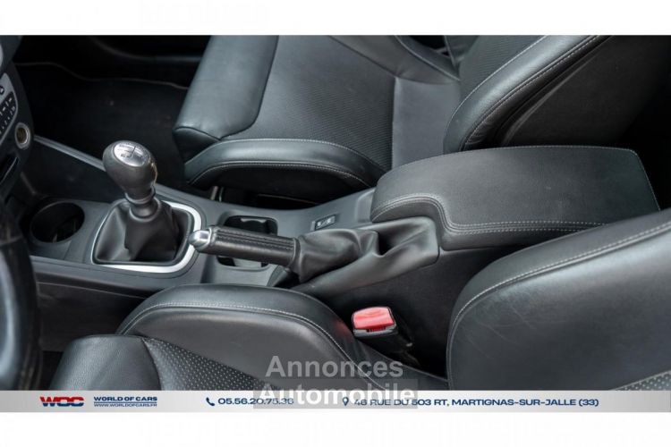 Renault Megane Mégane Coupé 2.0i 16V - 250 III COUPE R.S PHASE 1 - <small></small> 24.490 € <small>TTC</small> - #30