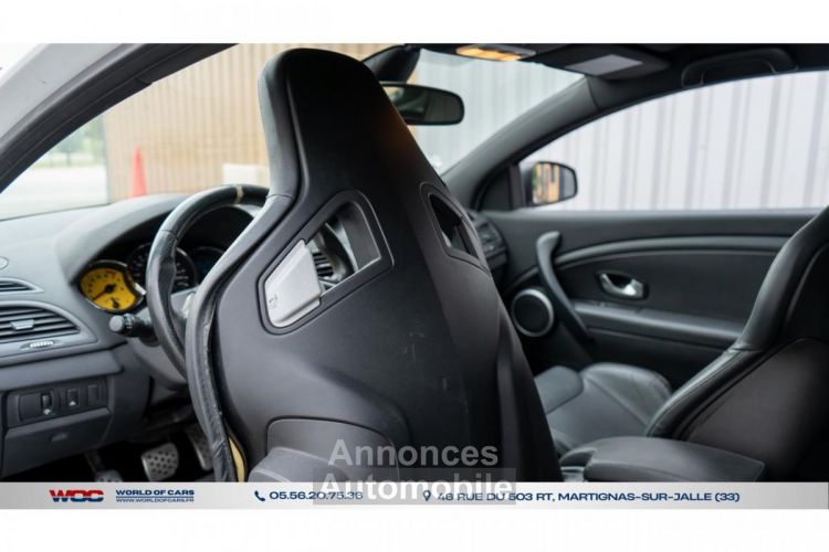 Renault Megane Mégane Coupé 2.0i 16V - 250 III COUPE R.S PHASE 1 - <small></small> 24.490 € <small>TTC</small> - #39