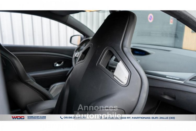 Renault Megane Mégane Coupé 2.0i 16V - 250 III COUPE R.S PHASE 1 - <small></small> 24.490 € <small>TTC</small> - #43