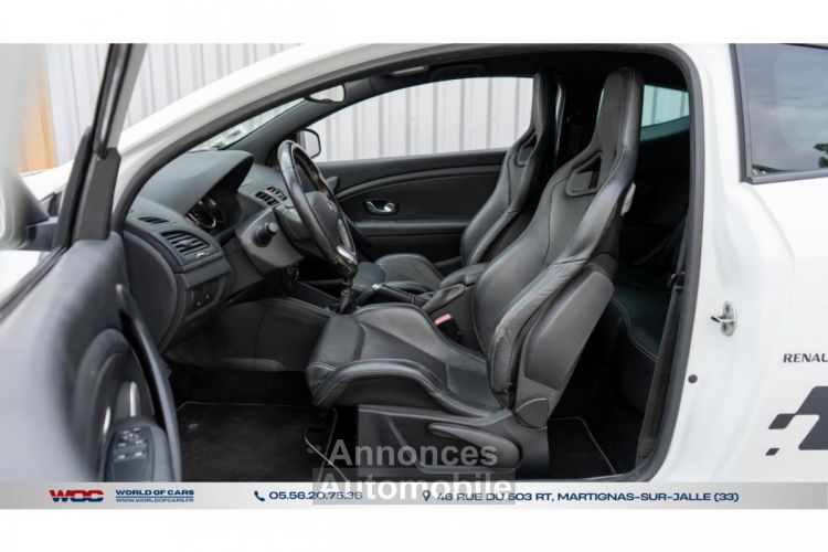 Renault Megane Mégane Coupé 2.0i 16V - 250 III COUPE R.S PHASE 1 - <small></small> 24.490 € <small>TTC</small> - #45