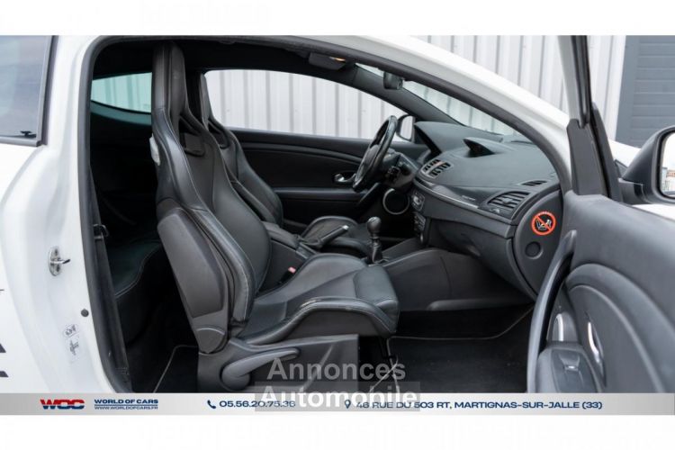 Renault Megane Mégane Coupé 2.0i 16V - 250 III COUPE R.S PHASE 1 - <small></small> 24.490 € <small>TTC</small> - #51