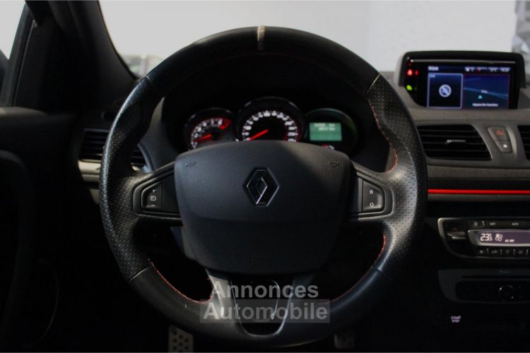 Renault Megane Mégane Coupé 2.0i 16V - 275CH III COUPE R.S. CUP - <small></small> 25.990 € <small>TTC</small> - #11