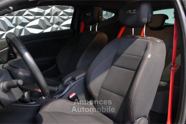 Renault Megane Mégane Coupé 2.0i 16V - 275CH III COUPE R.S. CUP - <small></small> 25.990 € <small>TTC</small> - #18
