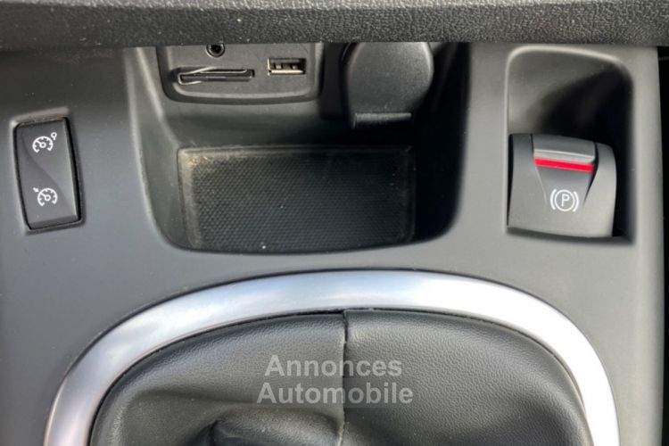 Renault Scenic III 1.6 DCI 130 BOSE R-LINK PACK EASY - <small></small> 11.450 € <small>TTC</small> - #22