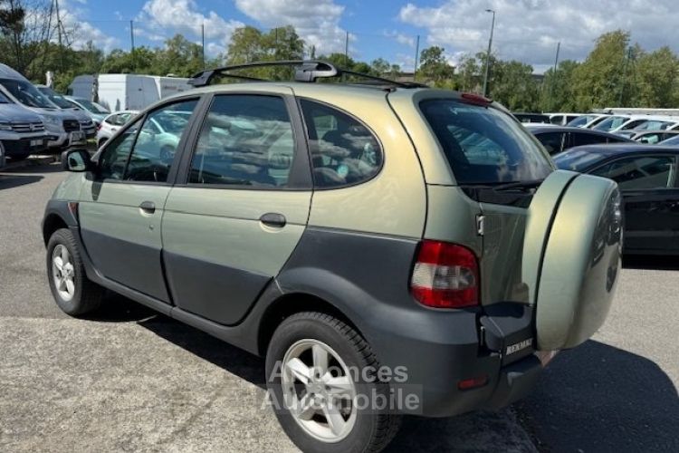 Renault Scenic RX4 Scénic 2.0 140 ch 4X4 Finition DYNAMIQUE , Entetiens à jour ,Gte 6 mois - <small></small> 5.990 € <small>TTC</small> - #6
