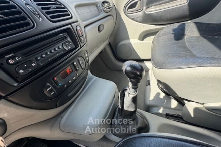 Renault Scenic RX4 Scénic 2.0 140 ch 4X4 Finition DYNAMIQUE , Entetiens à jour ,Gte 6 mois - <small></small> 5.990 € <small>TTC</small> - #15