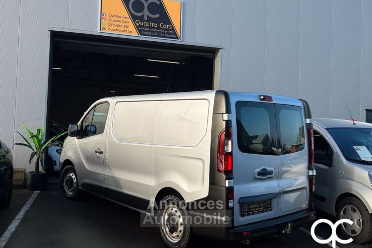 Renault Trafic 2.0D TVAC BOITE AUTO VITRES GPS CAMERA - <small></small> 22.990 € <small>TTC</small> - #27