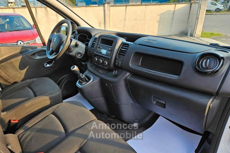 Renault Trafic 3 fourgon phase 2 grand confort l2h1 2.0dci 120cv boite 6 vitesses garantie 12 mois valabe chez - <small></small> 17.990 € <small>TTC</small> - #2