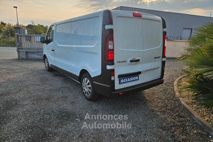 Renault Trafic 3 fourgon phase 2 grand confort l2h1 2.0dci 120cv boite 6 vitesses garantie 24 mois valabe chez - <small></small> 16.990 € <small>TTC</small> - #10