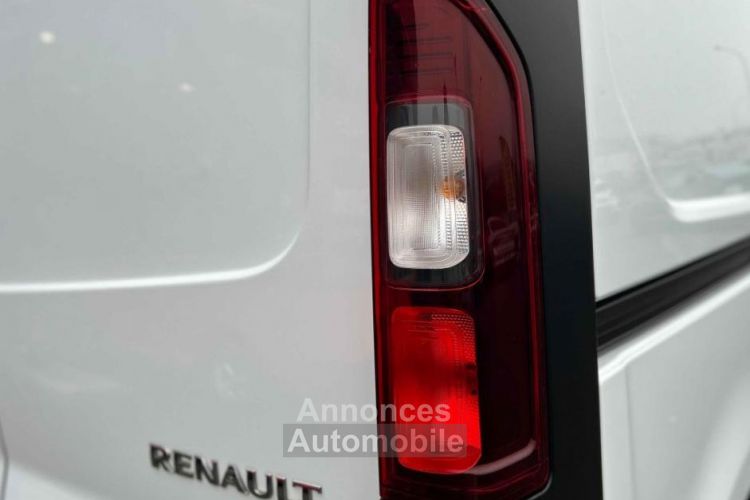 Renault Trafic CABINE APPRO 6 PL GRAND CONFORT 120CH - <small></small> 22.490 € <small>TTC</small> - #11