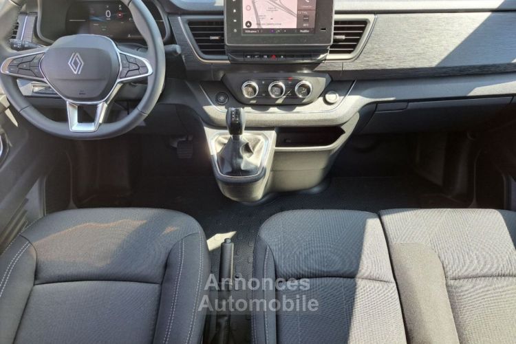 Renault Trafic CABINE APPROFONDIE CA L2H1 3T BLUE DCI 150 EDC EXCLUSIVE 6PL NOUVEAU - <small></small> 42.600 € <small>TTC</small> - #3