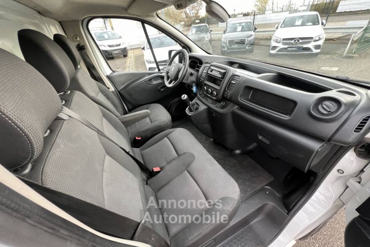 Renault Trafic Combi III L2H1 2.0 dCi 145ch 3Places Clim Régulateur Attelage 18,250Euro H.T. - <small></small> 21.900 € <small>TTC</small> - #7