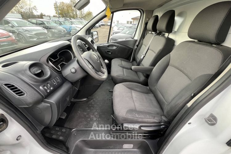 Renault Trafic Combi III L2H1 2.0 dCi 145ch 3Places Clim Régulateur Attelage 18,250Euro H.T. - <small></small> 21.900 € <small>TTC</small> - #10