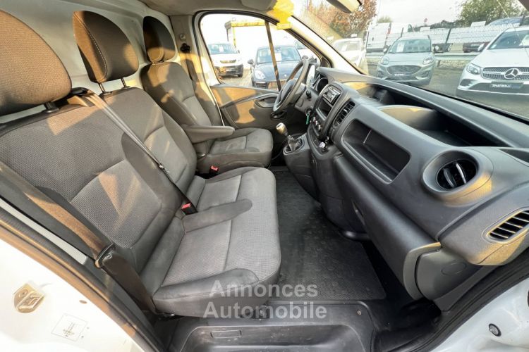 Renault Trafic Combi III L2H1 2.0 dCi 145ch S&S 3 places Clim Régulateur Attelage TVA20% 19,000Euro H.T. - <small></small> 22.800 € <small>TTC</small> - #6