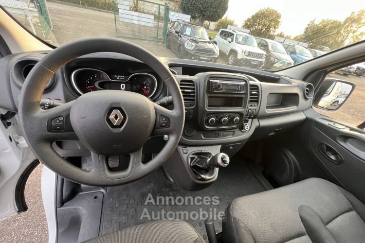 Renault Trafic Combi III L2H1 2.0 dCi 145ch S&S 3 places Clim Régulateur Attelage TVA20% 19,000Euro H.T. - <small></small> 22.800 € <small>TTC</small> - #10