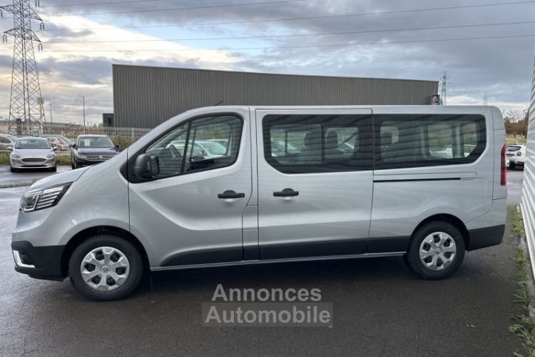 Renault Trafic Combi L1 2.0 Blue dCi 150ch S&S Zen 9 places E6E - <small></small> 39.900 € <small>TTC</small> - #8