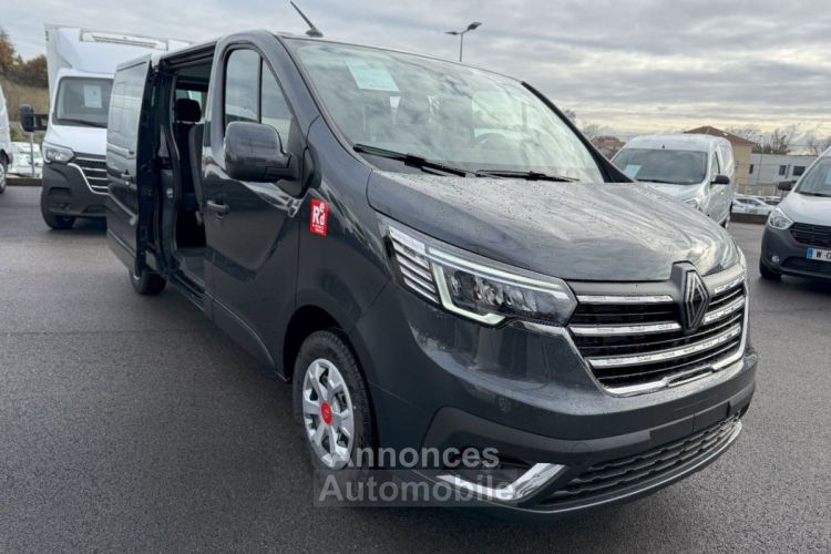 Renault Trafic COMBI L2 Blue dCi 150 RED EDITION 9PL - <small></small> 39.990 € <small>TTC</small> - #17