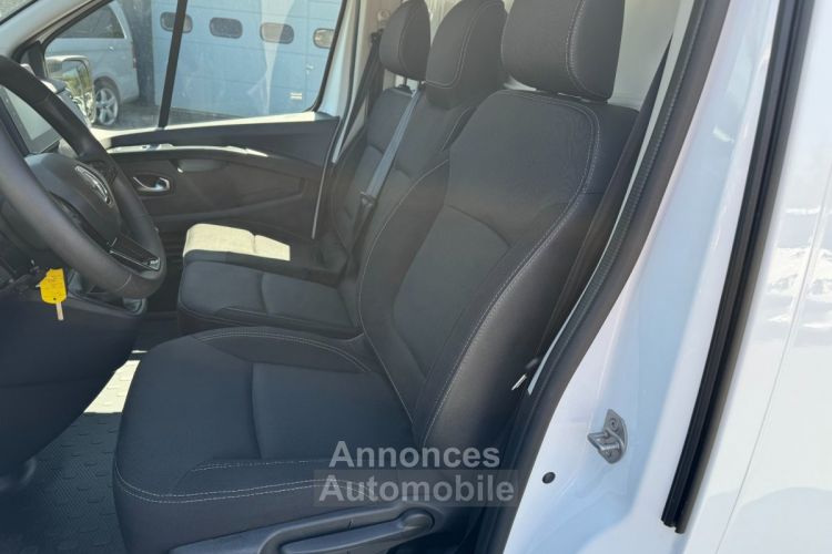 Renault Trafic FOURGON GRAND CONFORT L1H1 2,0 dci 130ch 23325 HT - <small></small> 27.990 € <small>TTC</small> - #11