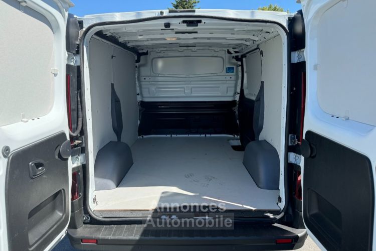 Renault Trafic FOURGON GRAND CONFORT L1H1 2,0 dci 130ch 23325 HT - <small></small> 27.990 € <small>TTC</small> - #15