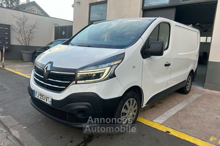 Renault Trafic fourgon L1H1 1200kg 2.0 DCI 120 Grand Confort Garantie 12 mois GPS 1ère main Radar de recul PRIX TTC TVA récupérable - <small></small> 12.990 € <small>TTC</small> - #2