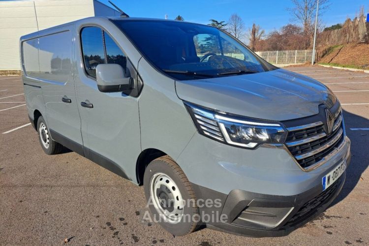 Renault Trafic FOURGON L1H1 3T BLUE DCI 130 GSR2 RED EDITION 3PL - <small></small> 31.188 € <small>TTC</small> - #1