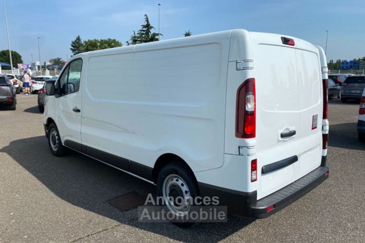 Renault Trafic FOURGON L1H1 3T BLUE DCI 130 GSR2 RED EDITION 3PL - <small></small> 31.188 € <small>TTC</small> - #2