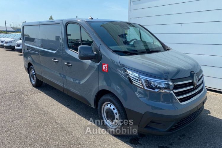 Renault Trafic FOURGON L1H1 3T BLUE DCI 130 GSR2 RED EDITION 3PL - <small></small> 31.188 € <small>TTC</small> - #1