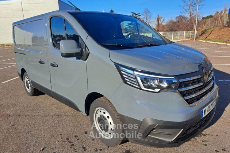 Renault Trafic FOURGON L1H1 3T BLUE DCI 150 GSR2 RED EDITION PLUS - <small></small> 31.188 € <small>TTC</small> - #1