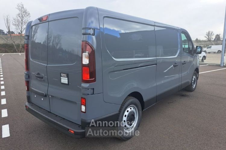 Renault Trafic FOURGON L2H1 3000 KG BLUE DCI 150 EDC RED EDITION - <small></small> 35.990 € <small>TTC</small> - #2