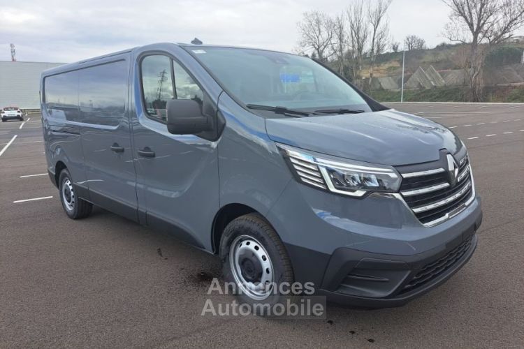 Renault Trafic FOURGON L2H1 3000 KG BLUE DCI 150 EDC RED EDITION - <small></small> 35.988 € <small>TTC</small> - #1