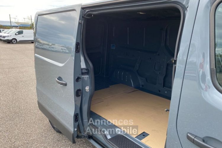 Renault Trafic FOURGON L2H1 3T BLUE DCI 150 EDC GSR2 RED EDITION NOUVEAU RESTYLÉ - <small></small> 35.988 € <small>TTC</small> - #6