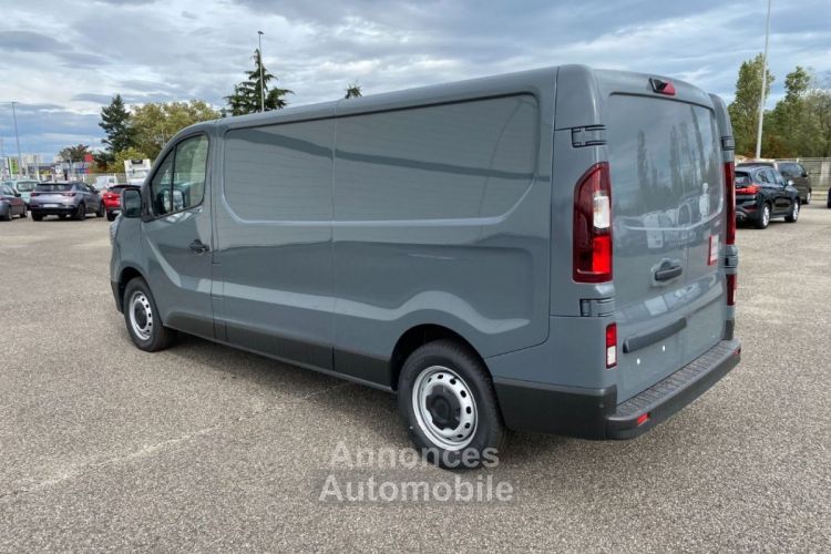 Renault Trafic FOURGON L2H1 3T BLUE DCI 150 EDC GSR2 RED EDITION NOUVEAU RESTYLÉ - <small></small> 35.988 € <small>TTC</small> - #2