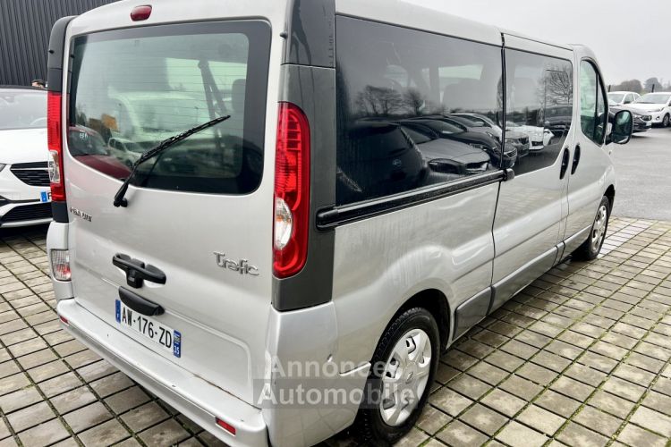 Renault Trafic II Autobus/Autocar 2.0 dCi 90CH 9 places - <small></small> 9.790 € <small>TTC</small> - #5