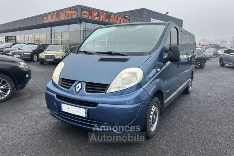 Renault Trafic II PASSENGER L2H1 1200 2.0 DCI 115CH EXPRESSION - <small></small> 11.990 € <small>TTC</small> - #1