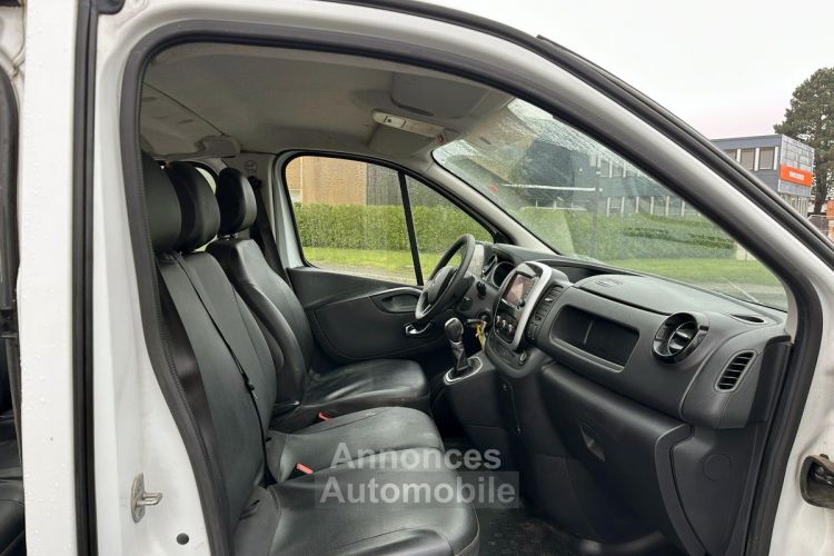 Renault Trafic III 2.0 DCI 170CV BVA L2H1 6 PLACES ENTRETIEN A JOUR 17492HT TBEG - <small></small> 20.990 € <small>TTC</small> - #10