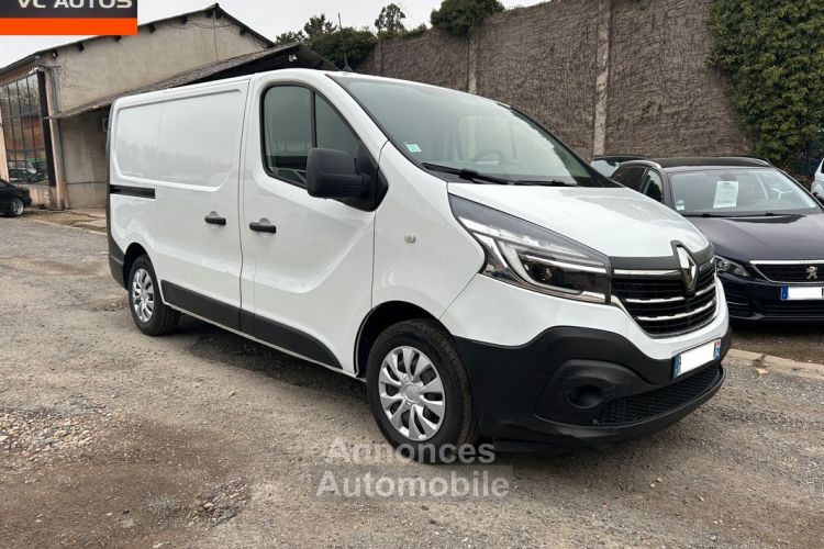 Renault Trafic III 2.0 l DCi 120 cv S&S 1000 Grand Confort Crit'air 2 - <small></small> 17.640 € <small>TTC</small> - #1