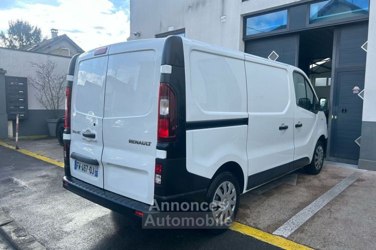 Renault Trafic III FG L1H1 1000 2.0 DCI 120CH Grand Confort E6 Historique d'entretien Garantie 12 mois 1ère main Apple CarPlay Prix TTC TVA récupérable - <small></small> 14.990 € <small>TTC</small> - #3