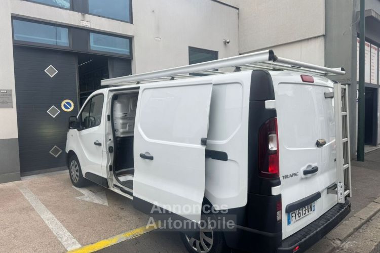 Renault Trafic III FG L2H1 1300 2.0 DCI 120CH Confort E6 Historique d'entretien Garantie 12 mois Double portes latérales Galerie 1ère main Prix TTC - <small></small> 16.490 € <small>TTC</small> - #4