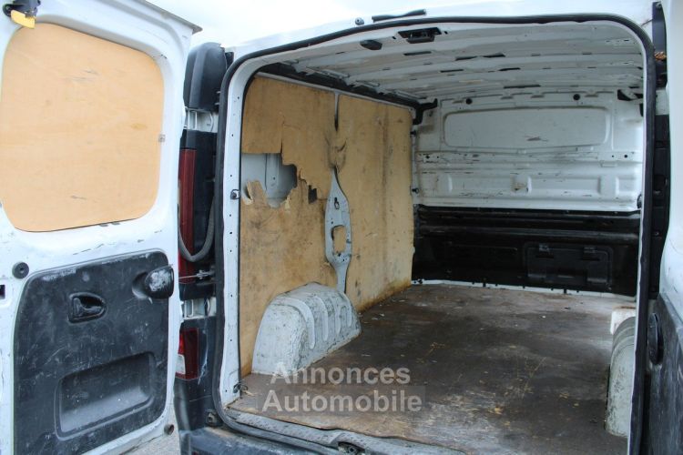 Renault Trafic iii fourgon grand confort l1h1 1000 dci 95 - prix ht - <small></small> 11.242 € <small>TTC</small> - #15