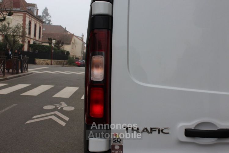 Renault Trafic III FOURGON TOLE CONFORT L1H1 1.6vDCI 95 - <small></small> 14.990 € <small>TTC</small> - #18