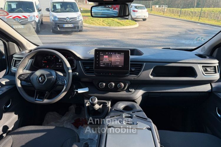 Renault Trafic III L1H1 2T8 2.0 DCi 130ch BVM6 Grand Confort Aménagé VAN MANIA 1ère main FR 3 places TVA 2 Couchages Caméra Angles morts Douche Gazinière Attelage Pa - <small></small> 41.990 € <small></small> - #2