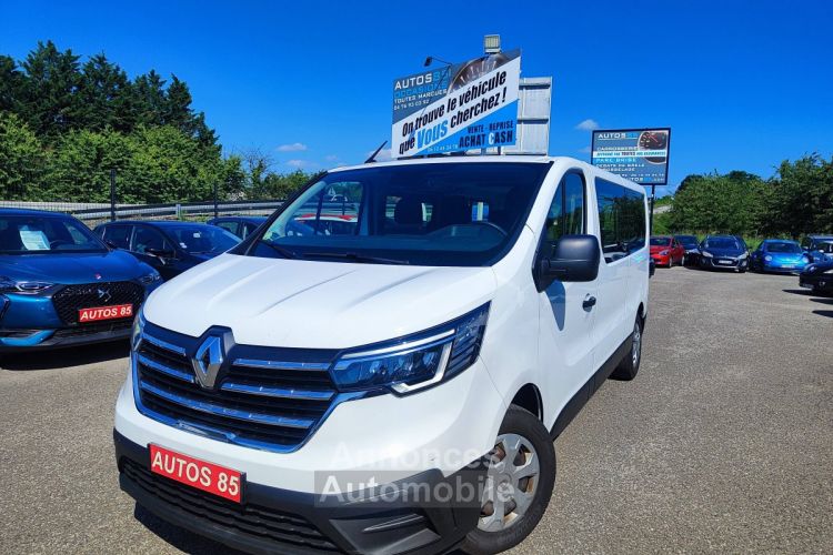 Renault Trafic III L2 2.0 dCi 150ch Energy S&S 9 places 23500€ HT - <small></small> 28.200 € <small>TTC</small> - #8