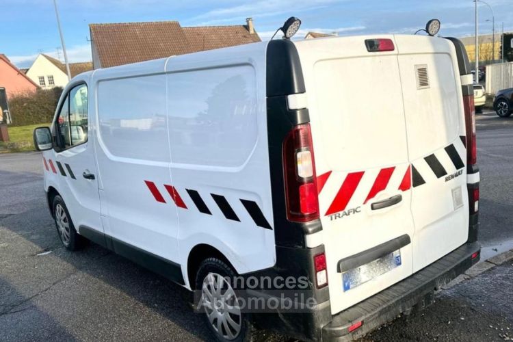 Renault Trafic L1H1 1000 Confort 2.0 dCi 120CV BVM6 10825HT TBEG - <small></small> 12.990 € <small>TTC</small> - #3