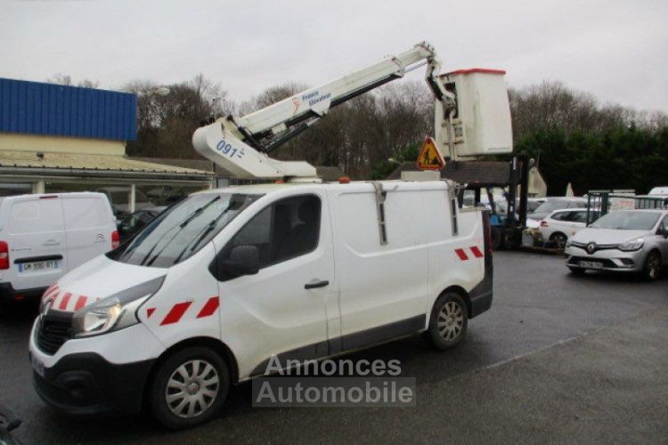 Renault Trafic nacelle France Elevateur 091f - <small></small> 15.990 € <small>HT</small> - #1