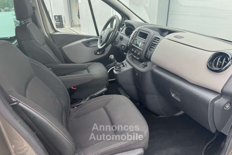 Renault Trafic Passenger 1.6 dCi Energy Twin Turbo Luxe -8 PLACES - <small></small> 23.990 € <small>TTC</small> - #11