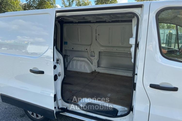 Renault Trafic VU ( TVA NON RECUPERABLE ) FOURGON L1H1 1.6 DCI 95 GRAND-CONFORT MOTEUR 16.000 KIL... - <small></small> 10.990 € <small>TTC</small> - #20