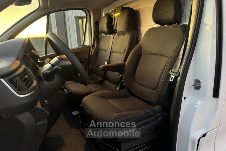 Renault Trafic VU FOURGON 2.0 BLUEDCI 130 28 L1H1 CONFORT - <small></small> 23.490 € <small>TTC</small> - #11