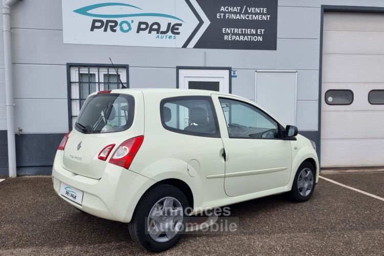 Renault Twingo 1.2 16V 75 CV EXPRESSION / 1E MAIN / CLIM / REGUL / DISTRI 2024 /SUIVI FULL /GTIE 12M - <small></small> 6.490 € <small>TTC</small> - #3